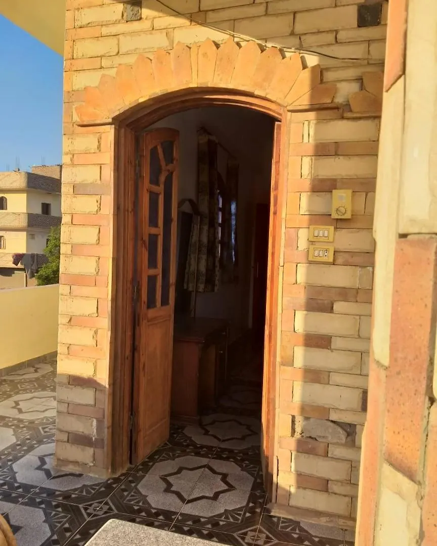 One Love Guesthouse & Restaurant Luxor Pensionat