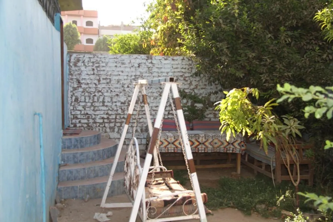One Love Guesthouse & Restaurant Luxor